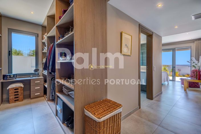 Image No.19-3 Bed Villa for sale