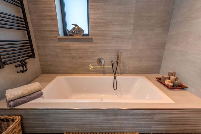 Image No.54-3 Bed Villa for sale