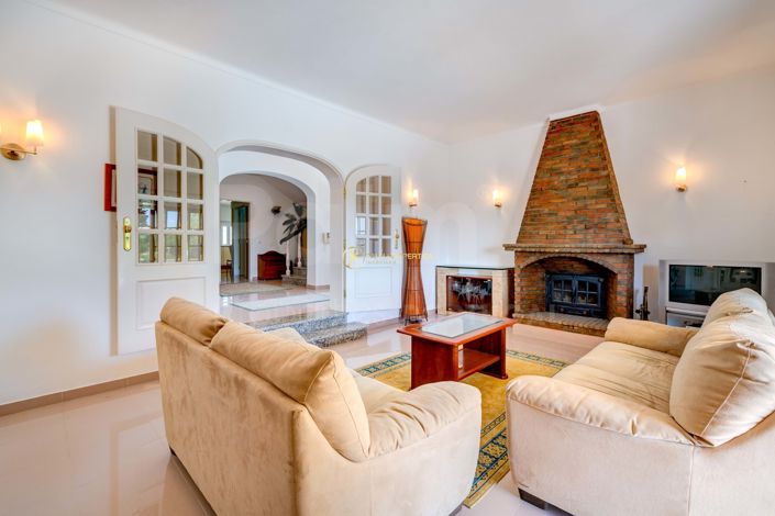 Image No.9-5 Bed Villa for sale