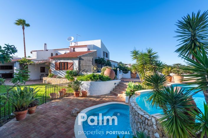 Image No.1-7 Bed Villa for sale