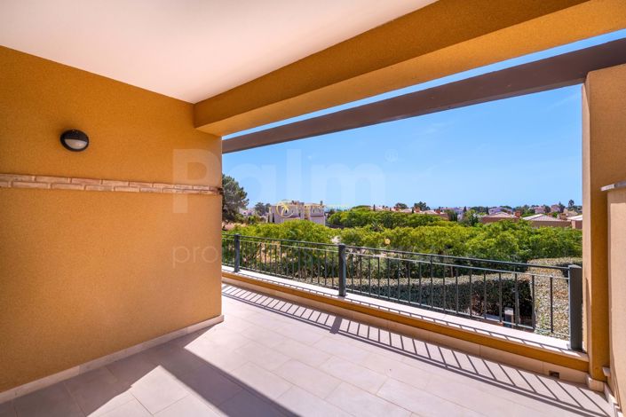 Image No.14-3 Bed Townhouse for sale