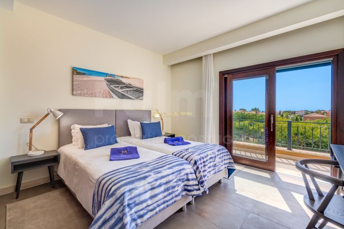 Image No.17-3 Bed Townhouse for sale