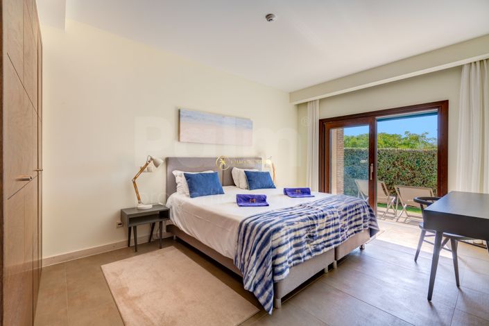 Image No.29-3 Bed Townhouse for sale