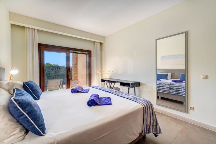 Image No.30-3 Bed Townhouse for sale