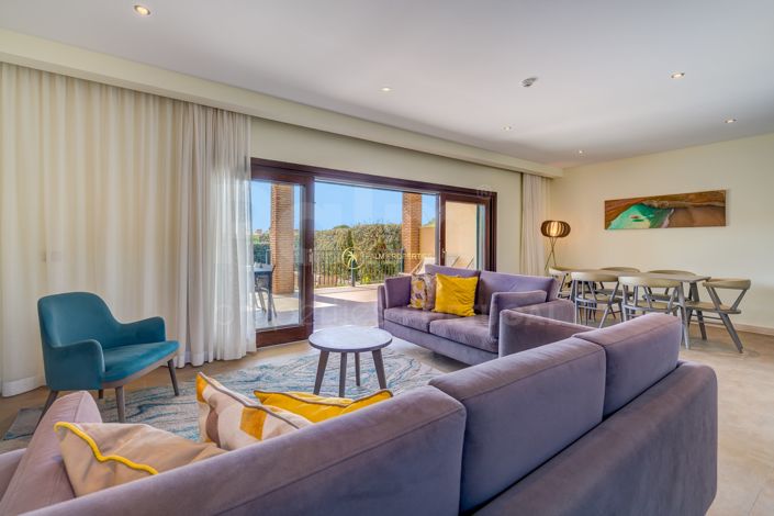 Image No.35-3 Bed Townhouse for sale