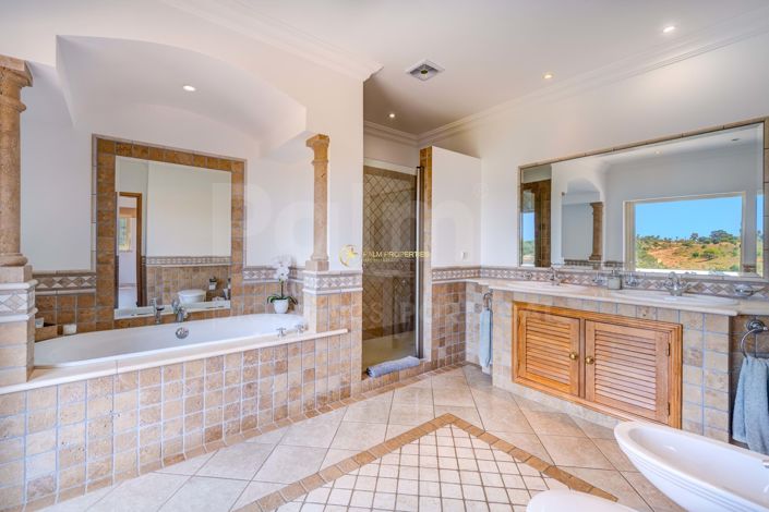 Image No.15-5 Bed Villa for sale