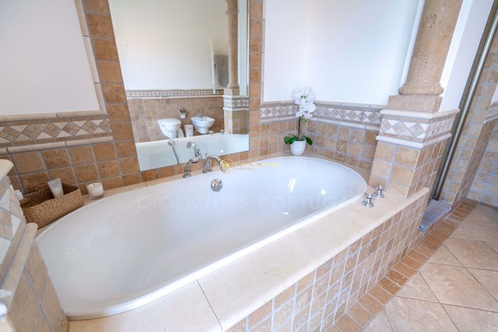 Image No.16-5 Bed Villa for sale