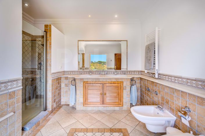 Image No.17-5 Bed Villa for sale