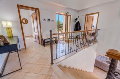 1706-639509-4017d2f44a169e2070a298ad08d2a2828