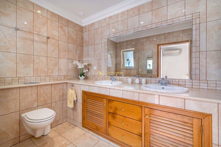 Image No.45-5 Bed Villa for sale