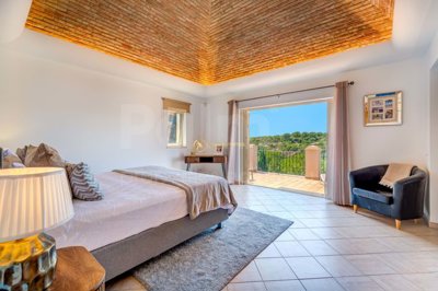 1706-639509-4017d2f44a169e2070a298ad08d2a2828