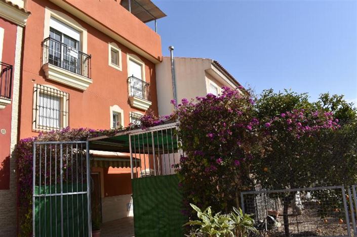 Image No.1-6 Bed Villa for sale