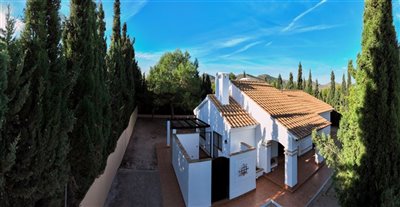 38869-villa-for-sale-in-las-palas-2512040-lar