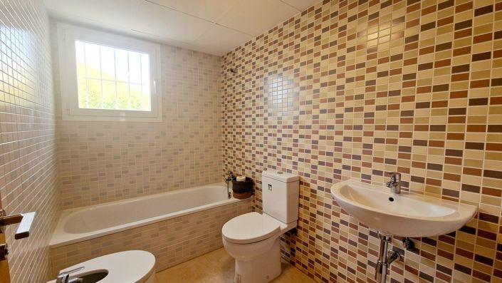 Image No.16-3 Bed Villa for sale