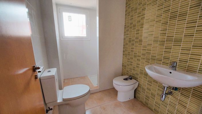 Image No.17-3 Bed Villa for sale