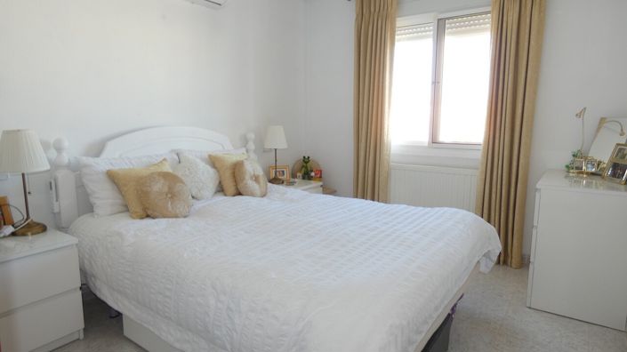 Image No.10-5 Bed Villa for sale