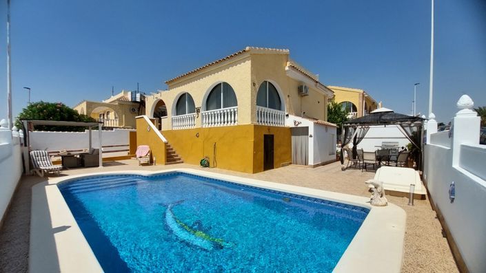 Image No.1-3 Bed Villa for sale