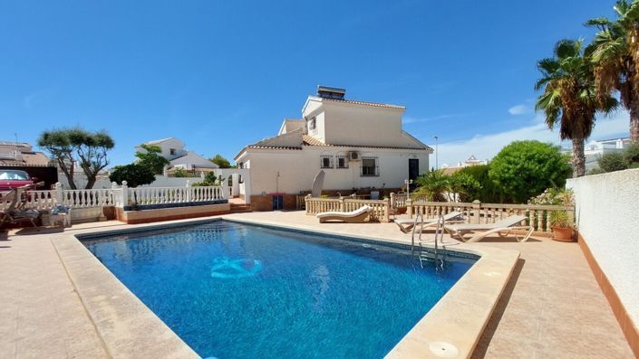Image No.1-3 Bed Villa for sale