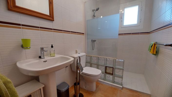 Image No.18-3 Bed Villa for sale