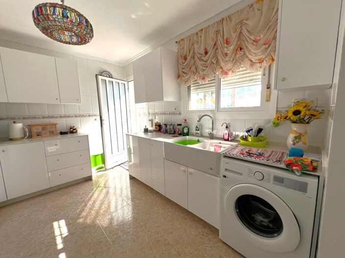 Image No.12-3 Bed Villa for sale