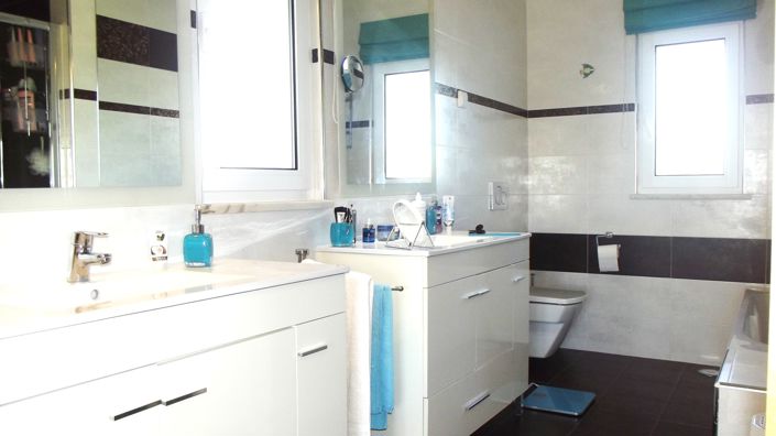 Image No.25-3 Bed Villa for sale