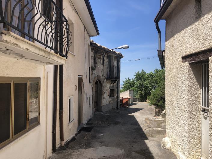 Image No.15-2 Bed Townhouse for sale