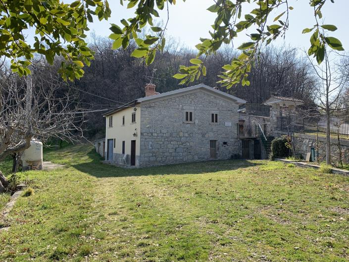 Image No.1-4 Bed Country Property for sale