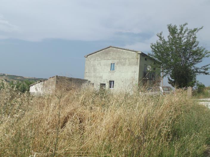 Image No.27-3 Bed Farmhouse for sale