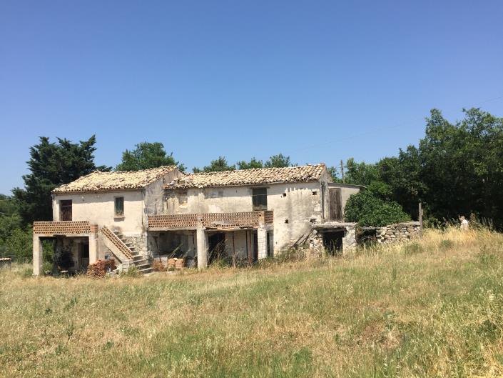 Image No.14-3 Bed Farmhouse for sale