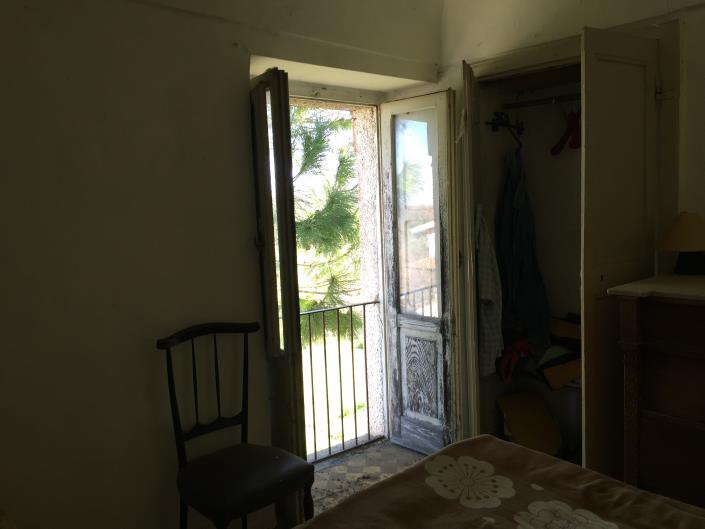 Image No.26-3 Bed Property for sale