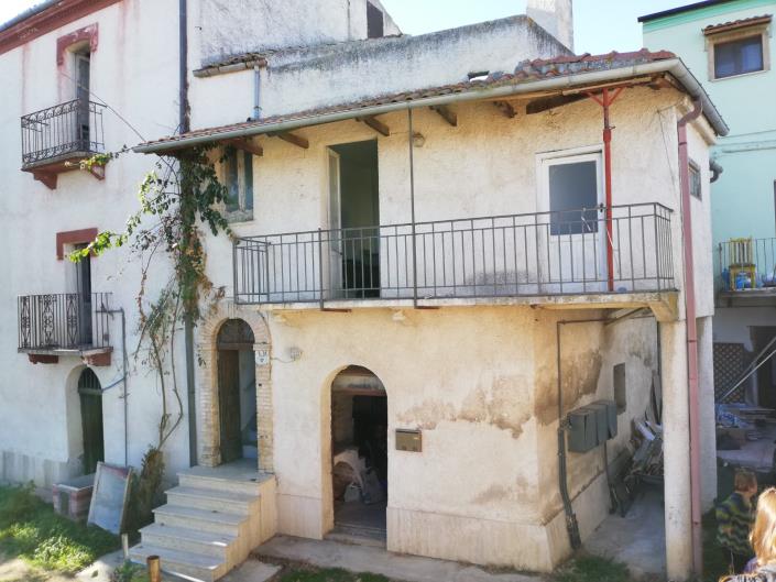 Image No.3-3 Bed Property for sale