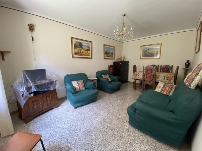 Image No.6-2 Bed House for sale