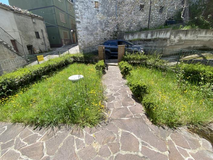 Image No.35-2 Bed House for sale