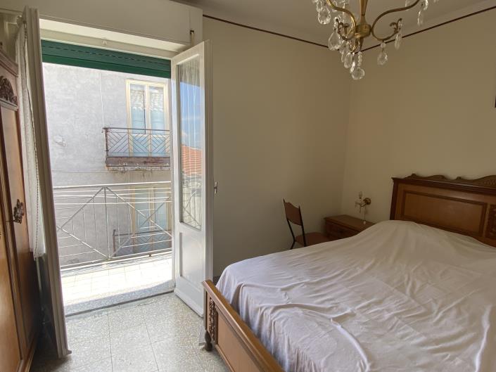 Image No.12-2 Bed House for sale