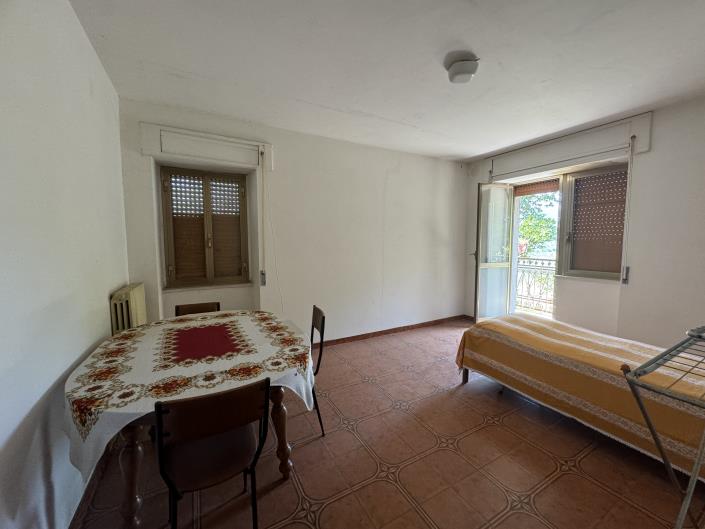 Image No.19-4 Bed House for sale