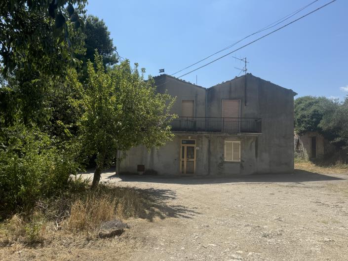 Image No.8-4 Bed House for sale