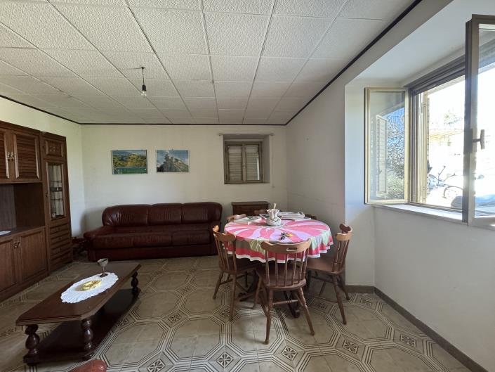 Image No.13-4 Bed House for sale