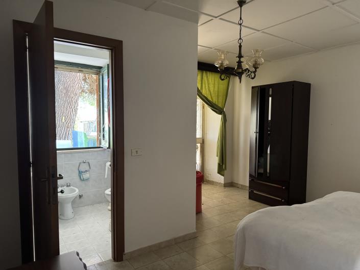 Image No.26-4 Bed House for sale