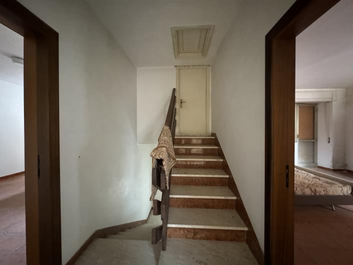 Image No.11-4 Bed House for sale