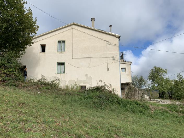 Image No.1-4 Bed Village House for sale
