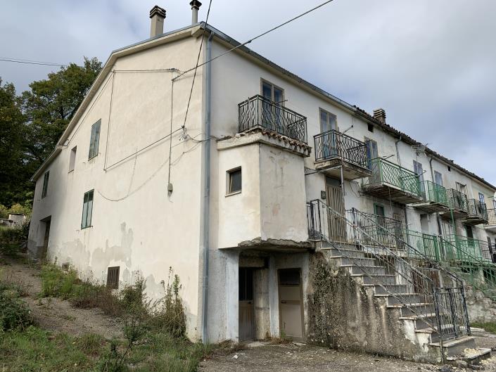 Image No.4-4 Bed Village House for sale