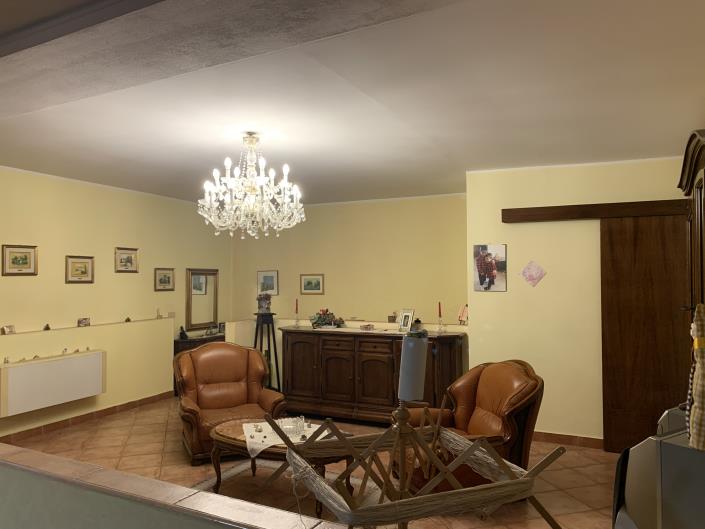 Image No.20-3 Bed Townhouse for sale