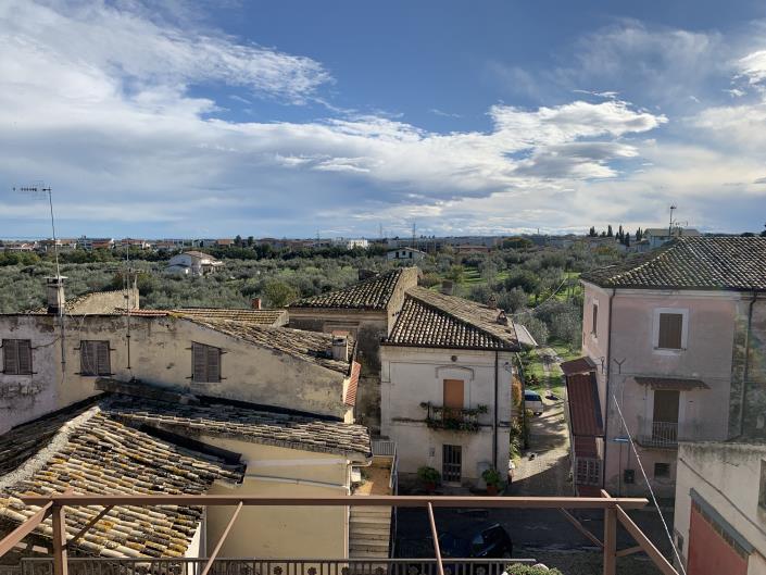 Image No.40-3 Bed Townhouse for sale