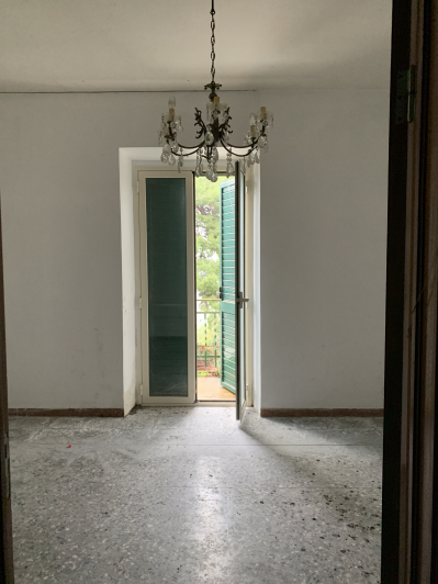 Image No.17-2 Bed Bar for sale