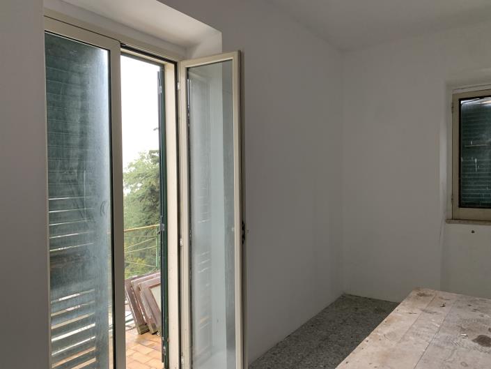 Image No.23-2 Bed Bar for sale