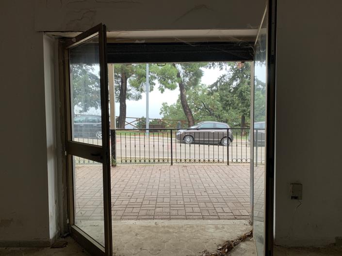 Image No.27-2 Bed Bar for sale