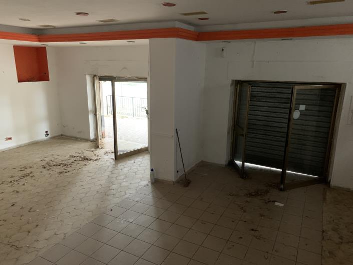 Image No.30-2 Bed Bar for sale