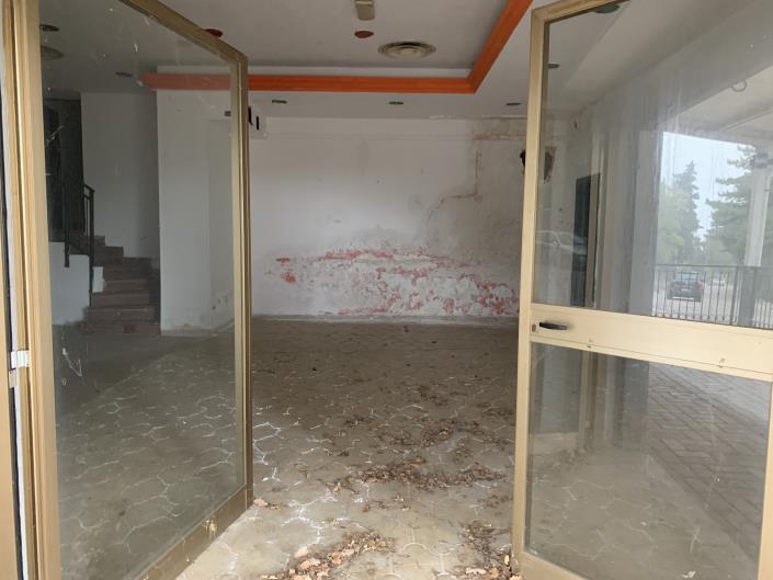 Image No.33-2 Bed Bar for sale