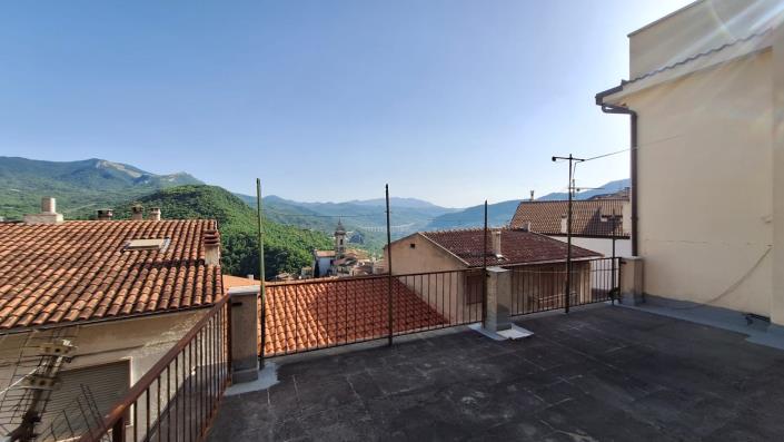 Image No.41-1 Bed Townhouse for sale