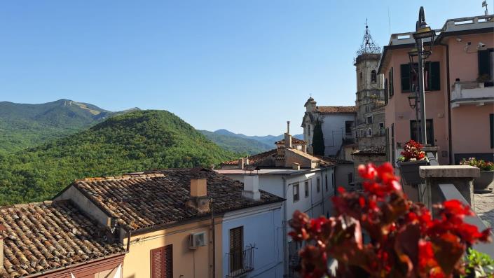 Image No.1-1 Bed Townhouse for sale